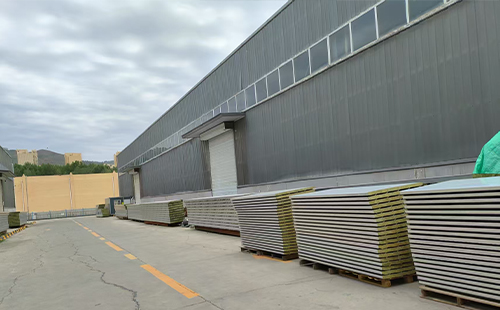 西宁彩钢夹芯板