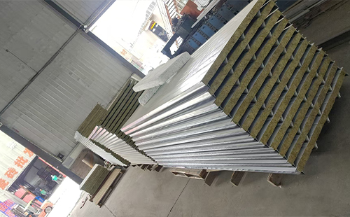 西宁彩钢夹芯板