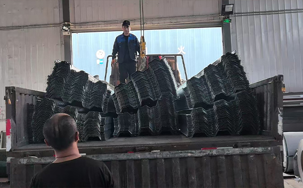 西宁楼承板及装配式建材新应用：十全彩钢厂多品类协同能力获项目验证